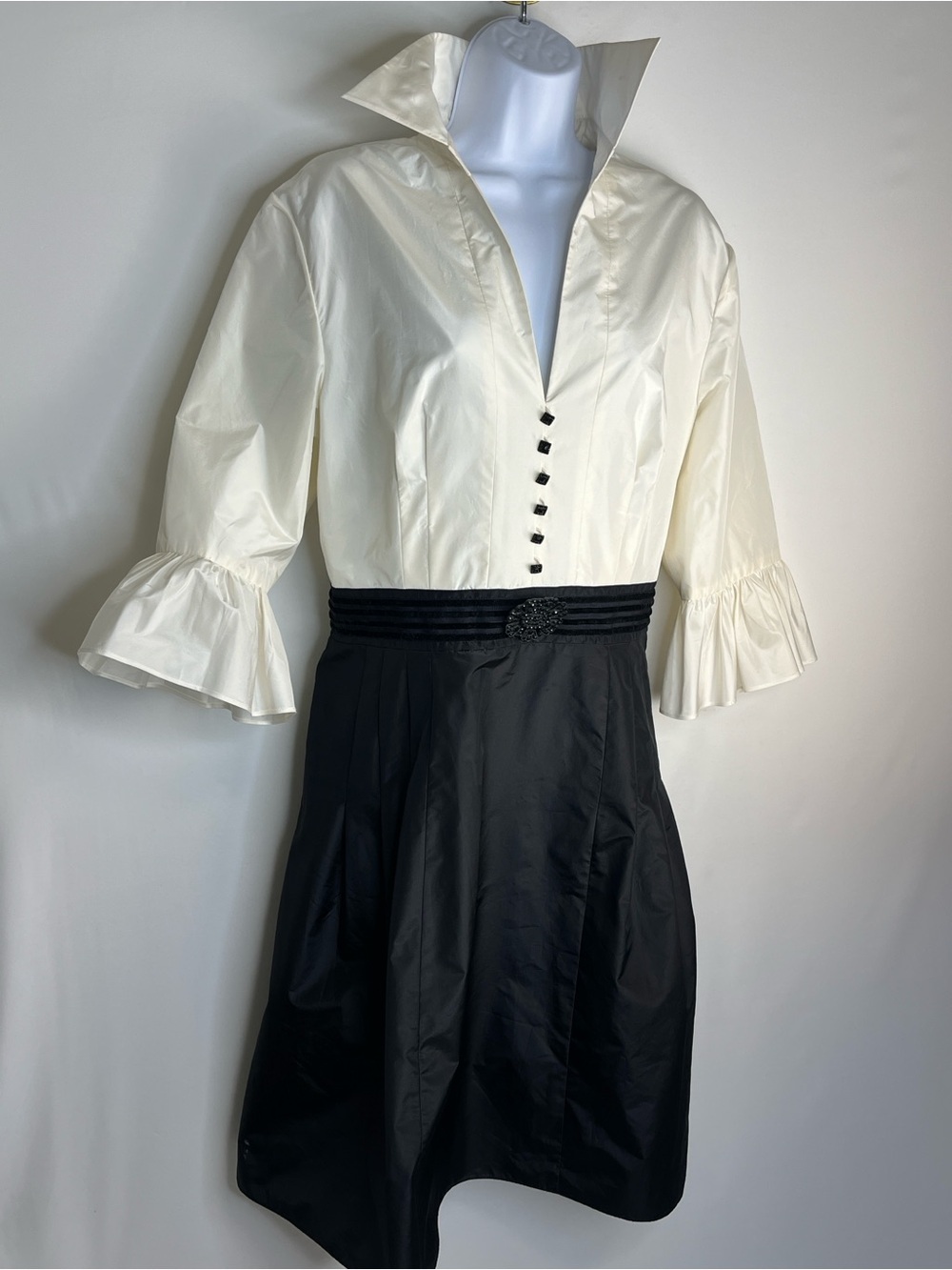 Kay Unger Ivory and Black Fancy Dress with Ruffle Sleeves and Brooch